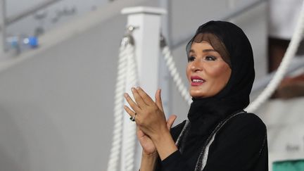 Sheikha Moza bint Nasser lors des Championnats du monde d'athlétisme de l'IAAF 2019 au stade Khalifa International de Doha, le 4 octobre 2019. (KARIM JAAFAR / AFP)