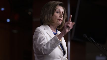 Nancy Pelosi, la&nbsp;présidente de la Chambre des représentants des États-Unis, a répondu sèchement à un journaliste qui l'interrogeait sur Donald Trump jeudi 5 décembre 2019 à Washington. (STEFANI REYNOLDS / CONSOLIDATED NEWS PHOTOS / AFP)