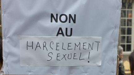 &nbsp; (Des ex-ministres partent en guerre contre le harcèlement sexuel (illustration) © MaxPPP)