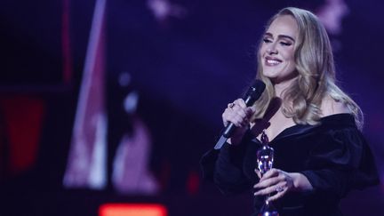 La chanteuse Adele aux Brit Awards à Londres, le 8 février 2022/&nbsp; (TOLGA AKMEN / AFP)