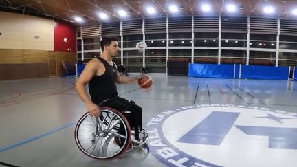 Jeux paralympiques 2024 : le basketteur Sofyane Mehiaoui rêve d’y participer