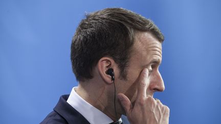 Emmanuel Macron lors d'une conférence de presse avec Angela Merkel, le 15 mai 2017 à Berlin, en Allemagne. (OMER MESSINGER / NURPHOTO / AFP)