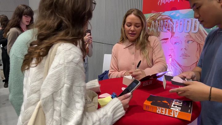 Anna Todd, autrice de la saga "After" était présente pour la 7e édition du festival New Romance à Strasbourg. (FRANCE 3)