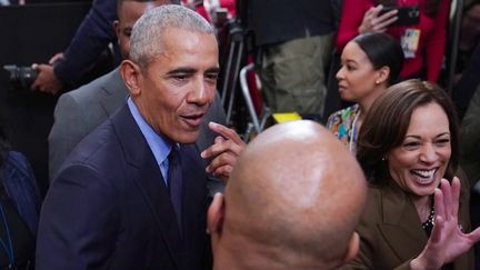 Dans la dernière ligne droite de la campagne présidentielle américaine, les grandes figures politiques se mobilisent, à l'image de Barack Obama, venu en soutien à Kamala Harris.