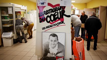 Une collecte des Restos du Cœur, le 29 novembre 2018. (CHARLY TRIBALLEAU / AFP)