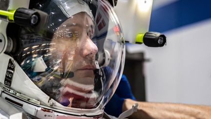 L'astronaute de l'ESA Thomas Pesquet, à Houston au Texas le 19 juin 2020, s'entraîne en prévision de la mission "Alpha" de l'ISS prévue pour le printemps 2021. (BILL STAFFORD / NASA / AFP)