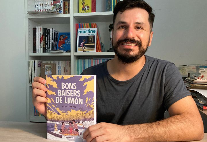 L'auteur de bandes dessinées costariacain Edo Brenes, dans les locaux de sa maison d'édition française Casterman, 15 septembre 2021 (Laurence Houot / FRANCEINFO CULTURE)