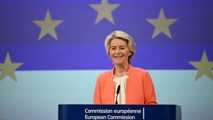 La présidente de la Commission européenne Ursula von der Leyen lors d'une conférence de presse à Bruxelles (Belgique), le 9 septembre 2024. (DURSUN AYDEMIR / ANADOLU / AFP)