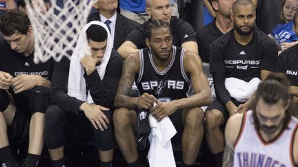 Le banc des Spurs est amorphe durant la rencontre face au Thunder (J PAT CARTER / GETTY IMAGES NORTH AMERICA)