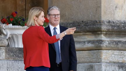 L'Estonienne Kaja Kallas (avec le Premier ministre britannique Keir Starmer) au Royaume-Uni en juillet 2024 (LUDOVIC MARIN / AFP)