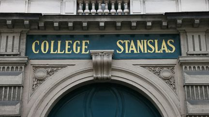 L'entrée du collège privé Stanislas, dans le 6e arrondissement de Paris, le 17 janvier 2024. (THOMAS SAMSON / AFP)