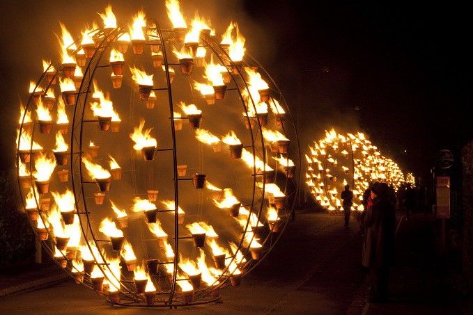 Installation de feu par la Compagnie Carabosse
 (Cie Carabosse)