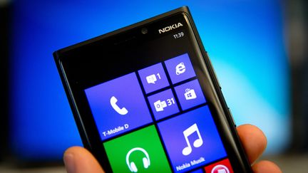 &nbsp; (Le mariage de Nokia avec Microsoft n'aura pas permis d'enrayer la vente des modèles de l'ex-firme finlandaise © MaxPPP)