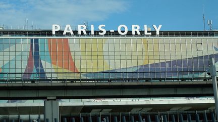 L'aéroport d'Orly, en région parisienne, le 18 décembre 2020. (NICOLAS LEPAGNOT / HANS LUCAS / AFP)