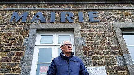 Le maire de&nbsp;Tessy-Bocage (Manche),&nbsp;Michel Richard. (BENJAMIN  ILLY / RADIO FRANCE)