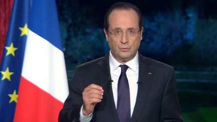 Fran&ccedil;ois Hollande pr&eacute;sente ses v&oelig;ux aux Fran&ccedil;ais, le 31 d&eacute;cembre 2012. (FRANCE 2 / AFP)