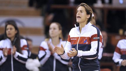 Amélie Mauresmo lors de sa première rencontre comme capitaine de Fed Cup à Limoges