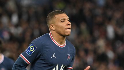 Kylian Mbappé lors du match entre le Paris Saint-Germain et l'Olympique de Marseille en Ligue 1, le 17 avril.&nbsp; (MUSTAFA YALCIN / ANADOLU AGENCY)