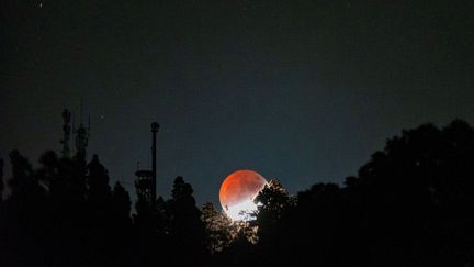 L'eclipse partielle de lune, à La Palma, aux Canaries (Espagne), mardi 16 juillet 2019.&nbsp; (MIGUEL CALERO / EFE / SIPA)