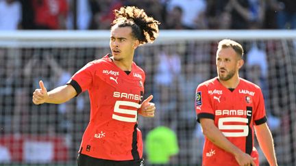 La recrue Arthur Theate, lors d'un match amical contre Aston Villa, le 30 juillet 2022 à Rennes. (DAMIEN MEYER / AFP)