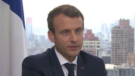 Emmanuel Macron lors de son entretien exclusif à la chaîne américaine CNN.&nbsp; (CAPTURE D'ÉCRAN CNN)