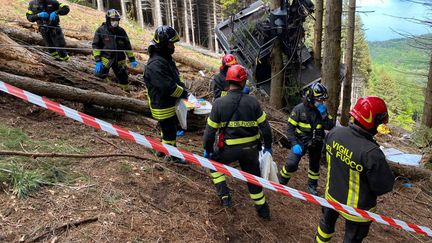 Les pompiers sur le lieu de l'accident, le 23 mai 2021.&nbsp; (HANDOUT / VIGILI DEL FUOCO)