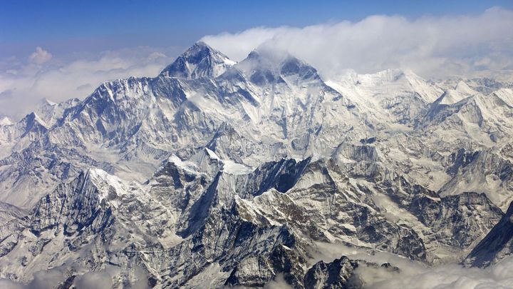 Le mont Everest culmine à 8849 mètres au dessus de la Terre. (FRUMM JOHN / HEMIS.FR)