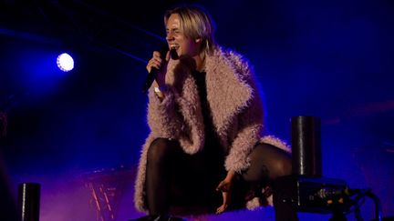 La charismatique chanteuse danoise Karen Marie Ørsted alias MØ, à Rock en Seine, vendredi 25 août.
 (Olivier Flandin / FTV)