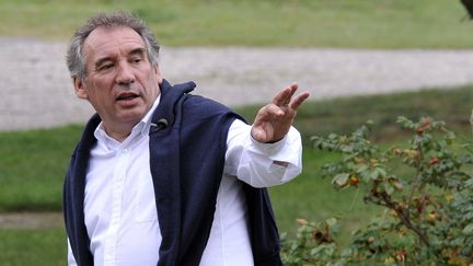 Le pr&eacute;sident du Modem Fran&ccedil;ois Bayrou &agrave; Guidel-Plages (Morbihan) le 28 septembre 2013.&nbsp; (  MAXPPP)