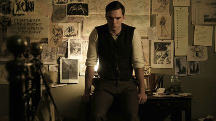 Nicholas Hoult est Tolkien dans de le biopic de&nbsp;Dome Karukoski sur l'auteur du Seigneur des anneaux. (Copyright 2019 Twentieth Century Fox)