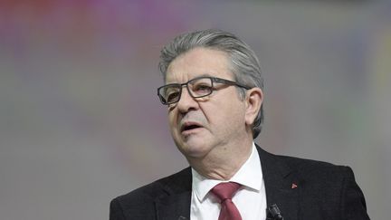 Jean-Luc Mélenchon prononce un discours lors de la Convention de l'union populaire, à Reims (Marne), le 17 octobre 2021. (FRANCOIS PAULETTO / HANS LUCAS / AFP)