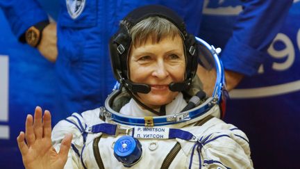 Peggy Whitson embarque à bord de la station spatiale internationale, à Baikonour (Kazakhstan), le 17 novembre 2016. (SHAMIL ZHUMATOV / REUTERS)