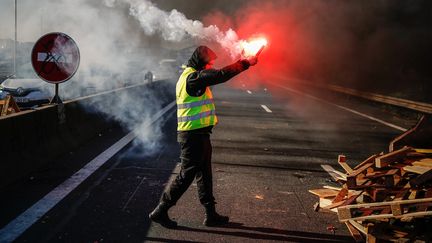 "Gilets jaunes" : le mouvement à la recherche d'un porte-parole