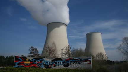 La centrale nucléaire de Nogent-sur-Seine, dans l'Aube. (illustration) (CAROLINE CALDIER / FRANCE INFO)