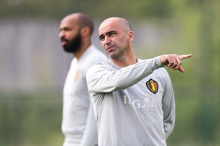 Le boss en sélection belge, c'est Roberto Martinez le sélectionneur. Thierry Henry, lui, reste au second plan comme ici à l'entraînement à Tubize (Belgique) le 23 mai 2018 avant le Mondial. (BRUNO FAHY / BELGA)