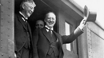 Alfred Smith, à droite, lors de sampagne pour la présidentielle de 1928. (LIBRARY OF CONGRESS / CORBIS HISTORICAL)