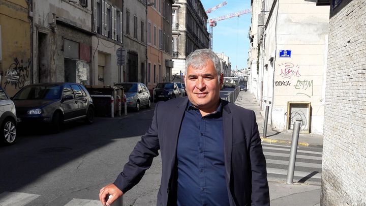 Christophe Madrolle, candidat UDE à Marseille, revendique le soutien du PS. (RADIO FRANCE / SANDRINE ETOA-ANDEGUE)