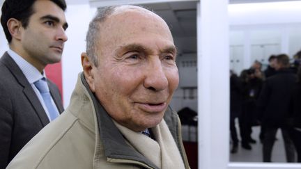 Le s&eacute;nateur UMP Serge Dassault au si&egrave;ge de son parti, &agrave; Paris, le 19 novembre 2013. (BERTRAND GUAY / AFP)