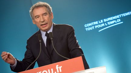 Le pr&eacute;sident du MoDem, Fran&ccedil;ois Bayrou, tient une conf&eacute;rence de presse &agrave; Paris, le 1er f&eacute;vrier 2012. (LIONEL BONAVENTURE /&nbsp;AFP PHOTO)