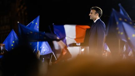 Emmanuel Macron en meeting à Strasbourg, le 12 avril 2022. (ABDESSLAM MIRDASS / HANS LUCAS / AFP)