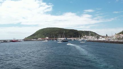 Restrictions, quotas, protection de la nature... Dans les Açores, l'île de Faial se protège du surtourisme (france 2)