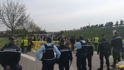 Manifestation de "gilets jaunes" à Rethel, dans les Ardennes, le 6 avril 2019. (THOMAS COIGNAC / FRANCE-BLEU CHAMPAGNE)