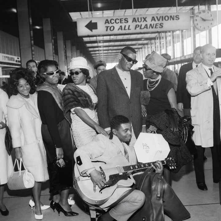 Ray Charles à l'aéroport d'orly en 1961.
 (Roger Kasparian)