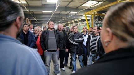 Salariés de Sodimatex en assemblée générale dans le hall de l'usine de Crépy-en-Valois (Oise) (AFP - Boris HORVAT)