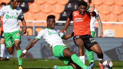 Le Lorientais Terrem Moffi (Nigeria) fait partie des joueurs qui resteront en France lors de la prochaine fenêtre internationale. (FRED TANNEAU / AFP)