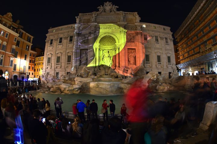 La fontaine de Trevi, le 22 mars 2016 à Rome (Italie). (GABRIEL BOUYS / AFP)