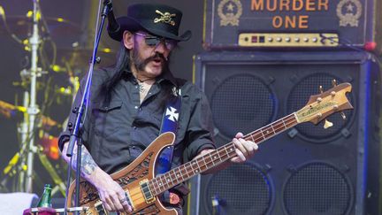 Lemmy Kilmister, le leader du groupe Motörhead, le 26 juin 2015 à Glastonbury (Royaume-Uni). (JIM ROSS / AP / SIPA)