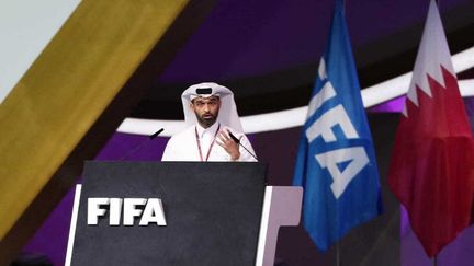 Le secrétaire général du comité d'organisation de la Coupe du monde Hassan Al-Thawadi, lors du 72e congrès de la Fifa, à Doha (Qatar), le 31 mars 2022. (MOHAMMED DABBOUS / ANADOLU AGENCY via AFP)