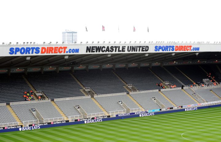 L'ancien stade Saint James' Park de Newcastle (Royaume-Uni), rebaptis&eacute; SportsDirect.com Stadium, en septembre 2011. (MICHAEL MAYHEW / MAXPPP)