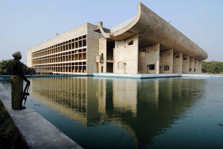 Palais de l'Assemblée de Chandigarh, construit par Le Corbusier 
 (NARINDER NANU / AFP)